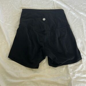 COPY - Lululemon Athletica Black Athletic Shorts High-Rise OG with seam on butt